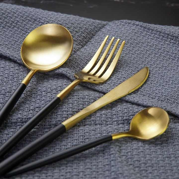 GOLD PORK AND SPOON 2