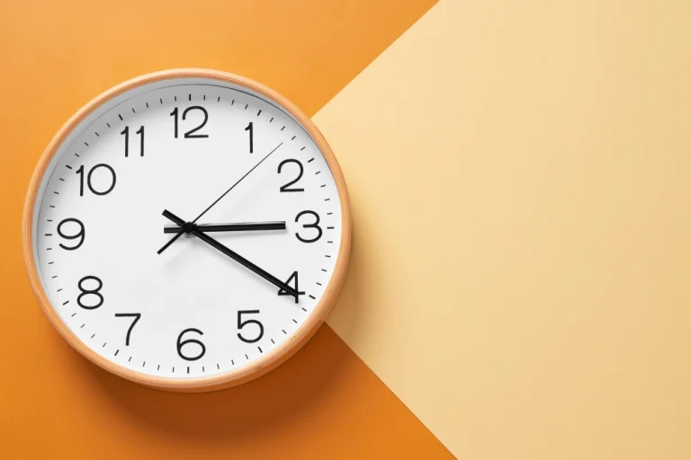 2026 Living Room Wall Clock Trends Best Styles for Global Sourcing