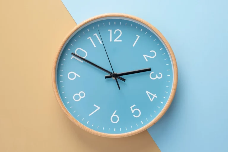 Where to Hang Wall Clocks Best Placement Tips 2026